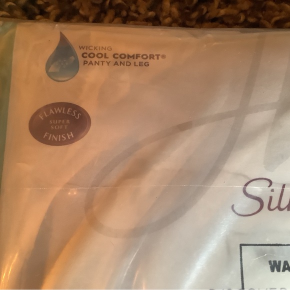 Hanes Silk Reflections control top pantyhose, jet black, size: Two Plus - Picture 9 of 10